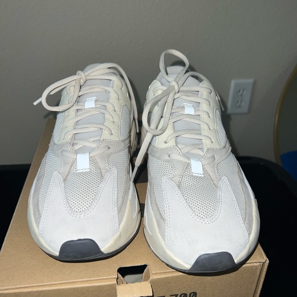 Yeezy Other - yeezy boost 700